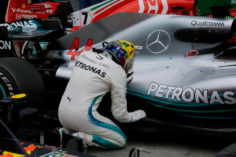Illustration for article titled Max Verstappen Knocked Out Of Brazilian Grand Prix Victory, Recovers To Second As Lewis Hamilton Wins